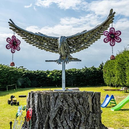 Upside Down House - Sleeps Up To 6 Guests - Great For Family And Friends Gatherings,Corporate Events ,Near Sherwood Forest At Fairview Farm In Nottingham Set In 88 Acres المظهر الخارجي الصورة